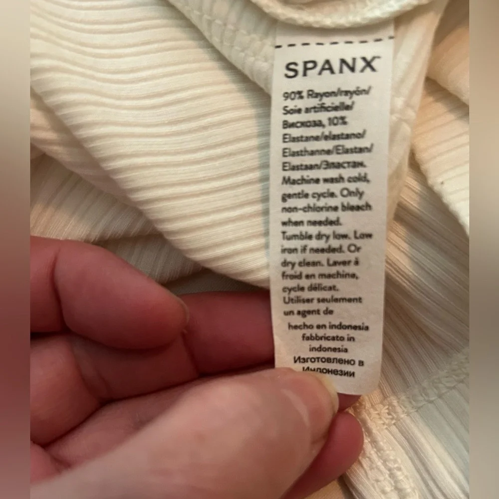 NWT SPANX *GREAT PRICE* Powder Scoop Neck Ribbed Top, Size MEDIUM - Picture 15 of 16